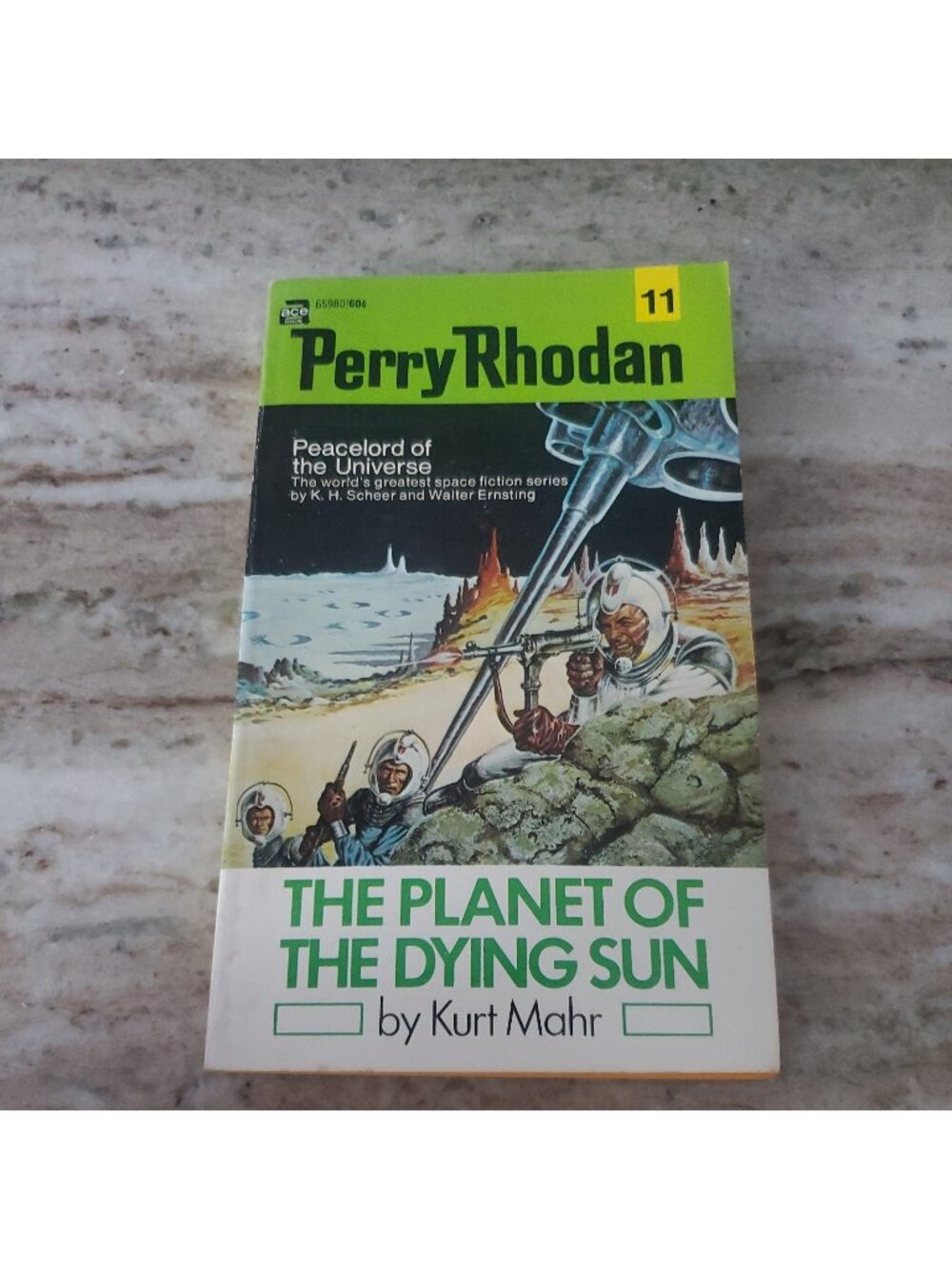 Book - Perry Rhodan #11 The Planet of the Dying Sun
